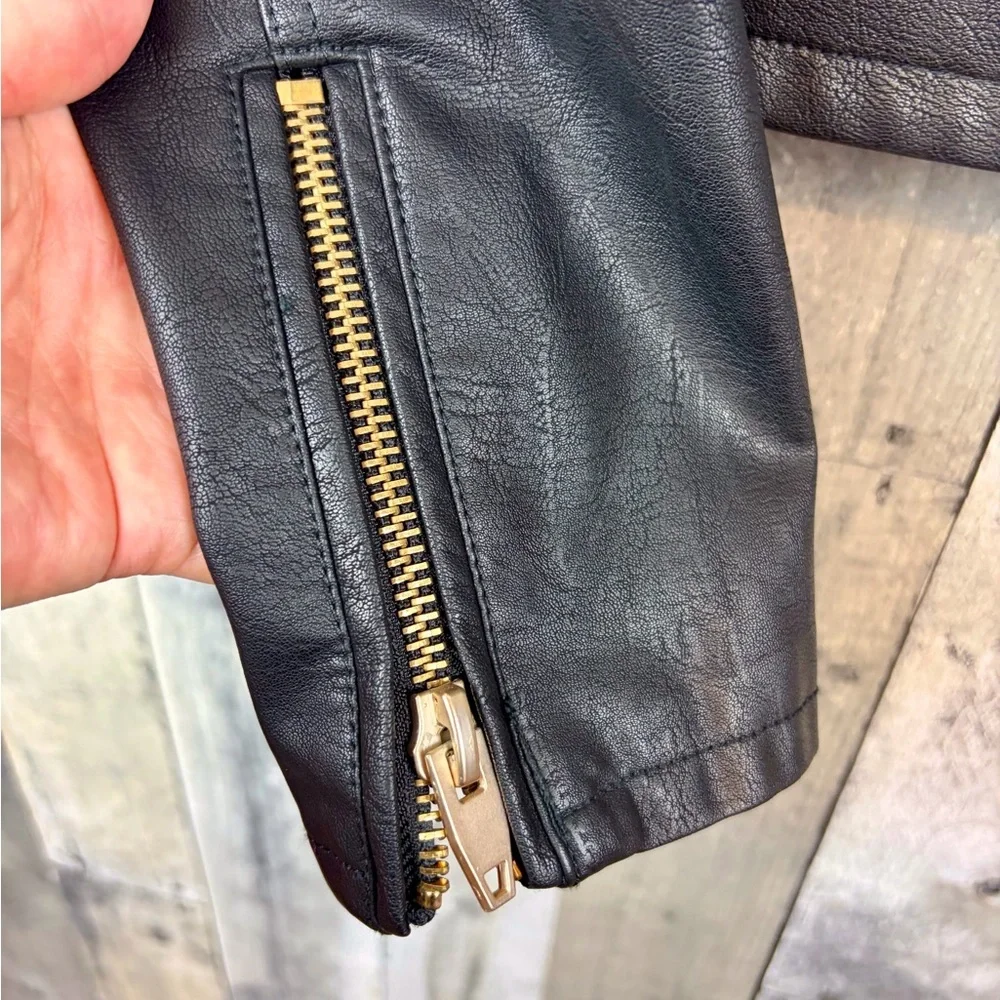 Blank NYC Vegan Faux Leather Moto Jacket Rose Gold Hardware Size Large.